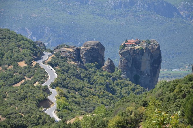 10 Day Best of Greece Tour, Olympia, Meteora, Delphi & Santorini - Day 7: Piraeus ferry to Santorini and that first caldera feel