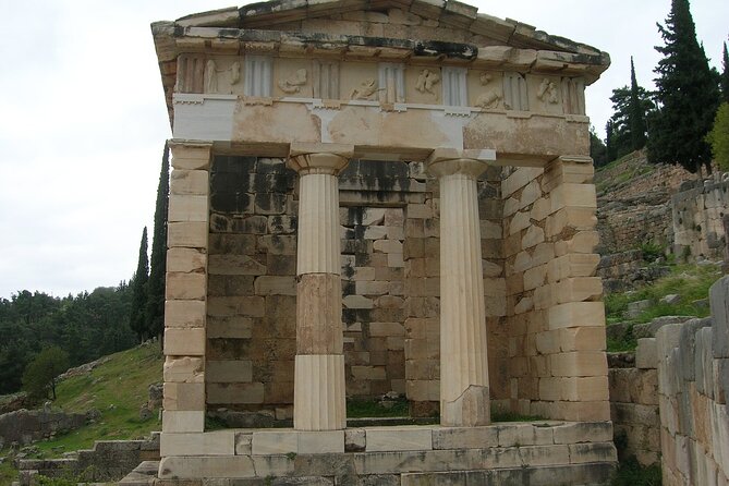 2-Day Delphi & Olympia Tour with Olive Oil & Honey Tasting - Nafpaktos Overnight: The Charm, the Breakfast, and Earplugs for Light Sleepers