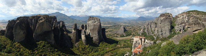 2 Day Private Tour of Meteora & Thermopylae From Athens - Hanging monasteries on day one: how the 1 to 4 monastery plan helps