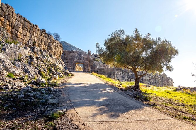 27 Day Grand Circle Tour of Mainland & Corfu, Mykonos, Santorini - Ioannina and Corfu: Byzantine fortresses, Venetian islands, and a big culture switch