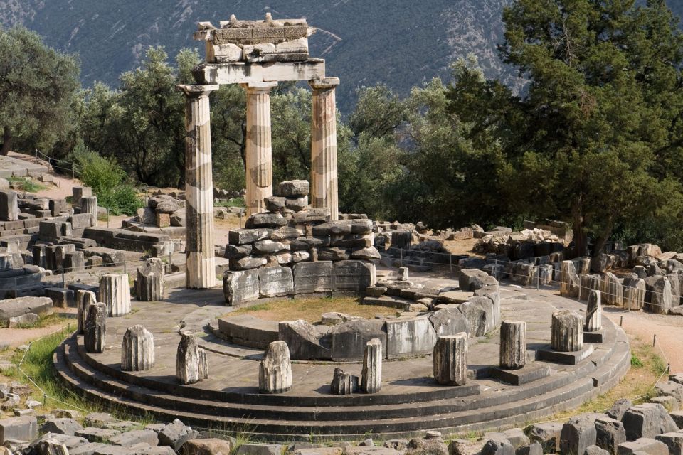 3-day classical Spanish guided tour in Peloponesse & Delphi - A Spanish-language route that makes ancient sites feel logical