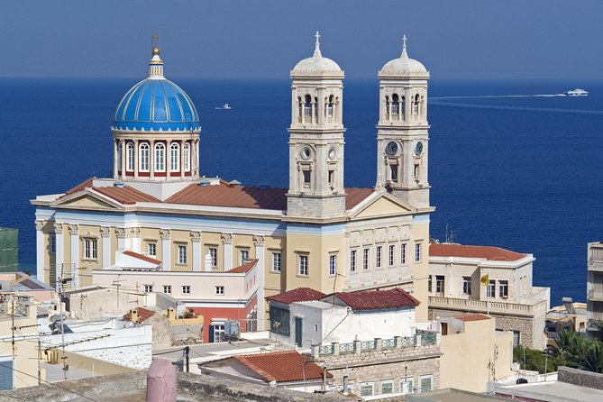 4 Nights in the Greek Islands from Athens: Santorini, Mykonos and Syros - Day 2: Mykonos arrives with energy, so plan your hotel access