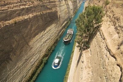 7-Day Northern Greece Tour – Meteora, Kastoria & Thessaloniki - From Athens to Delphi and Arachova: Setting the Ancient Stage