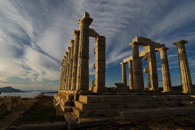 All Day Athens Highlights & Sunset Tour to the Temple of Poseidon - Parliament Square and the changing of the guard: modern Athens in full costume