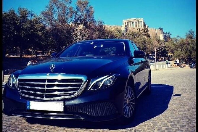 Athens City Centre to Int. Airport of Athens - Meeting the driver: the name sign detail that saves time