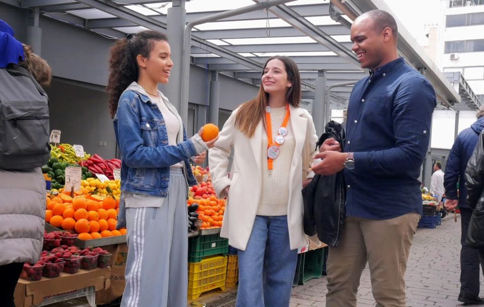 Athens: Food Tasting Tour in Plaka with Central Market Visit - Meet at Fresko Thissio: the one logistics detail that can trip you up