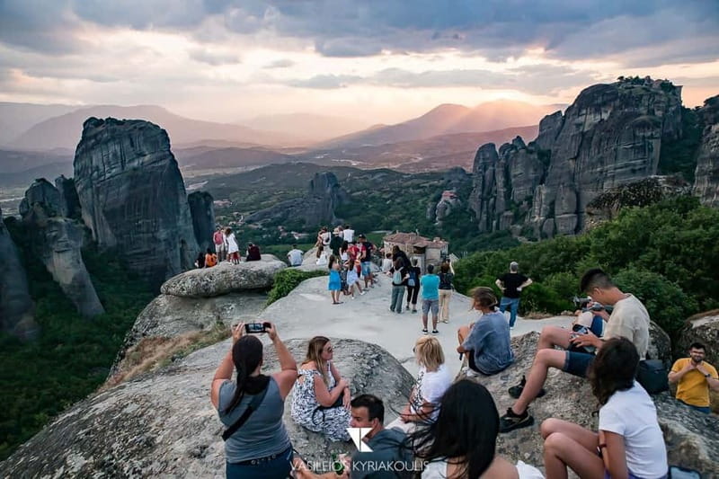 Athens: Meteora Day Trip in Spanish with Live Guide & Lunch - Why Meteora Works as a Spanish-Language Day Trip