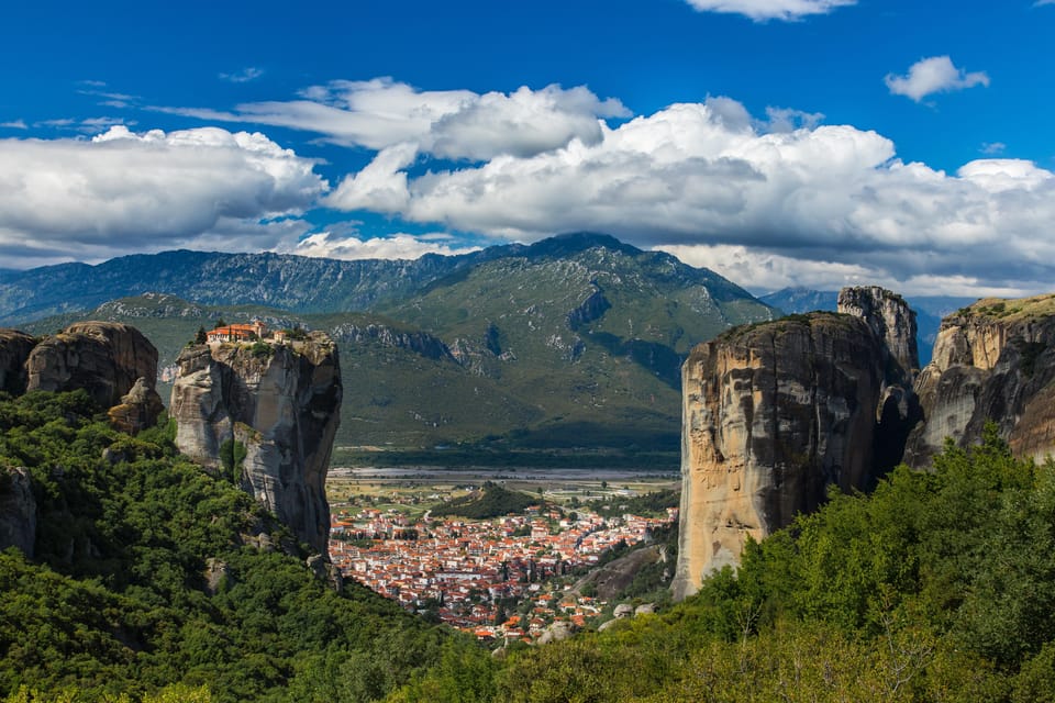 Athens: Meteora Daytrip by train with optional lunch - Kalabaka Timing and the Optional Lunch Stop