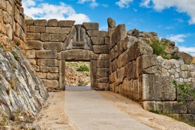 Athens: Peloponnese Highlights Day Trip and V.R. Audio Guide - Getting picked up in central Athens without stress