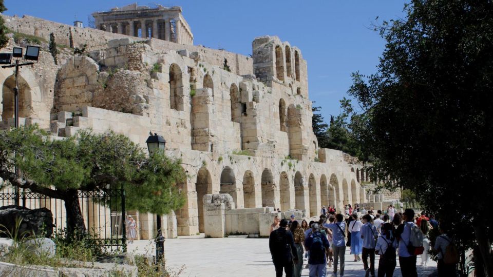Athens: Percy Family Treasure Hunt & Tour - Starting at Hadrian’s Gate: the walk begins with a win