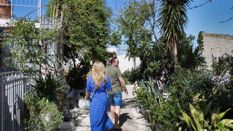 Athens: Percy Family Treasure Hunt & Tour - How the smartphone treasure hunt plays out on the ground
