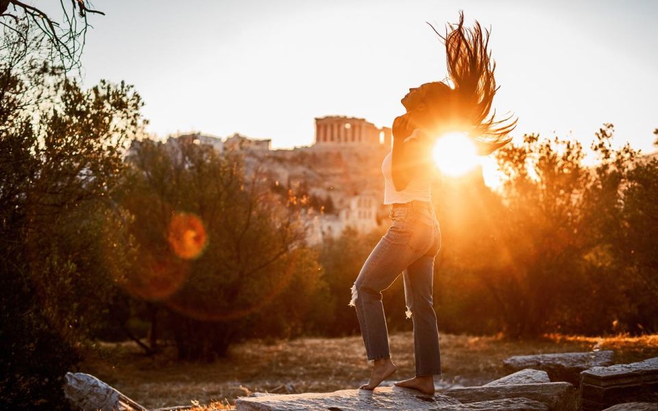 Athens photo tour - Anafiotika: a quieter pocket for character shots