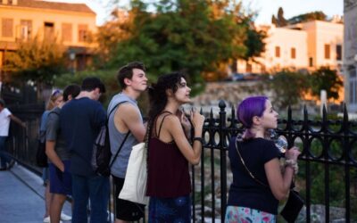 Athens: Private Evening City Walk & 4-Course Curated Dinner - Syntagma Square start: where the night tour snaps into focus