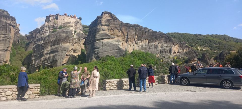 Athens to Meteora, Day Trip with Local Guide,up to 9 people - Who this Meteora day trip suits best