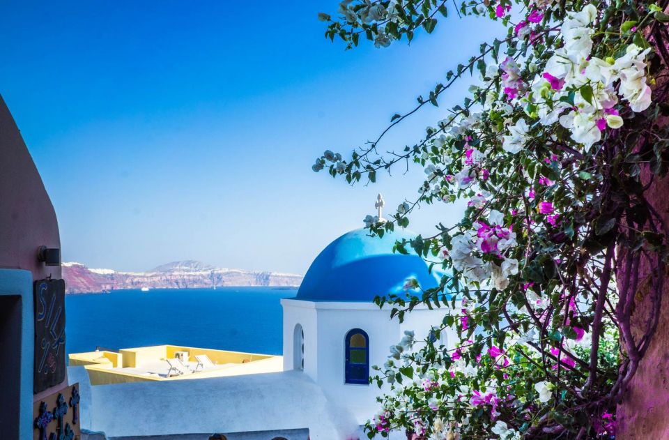 Day Trip to Santorini From Athens - The winery visit: 4 sips, cheese, and a three-century story