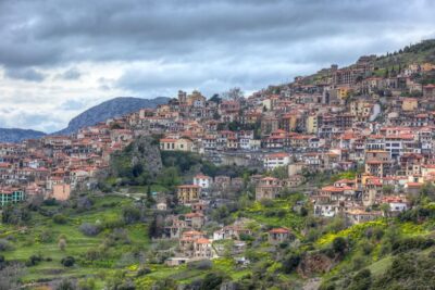 Delphi: Private Day Tour from Athens with Luxurious Vehicle - The Athens-to-Delphi luxury car drive: comfort plus real routing