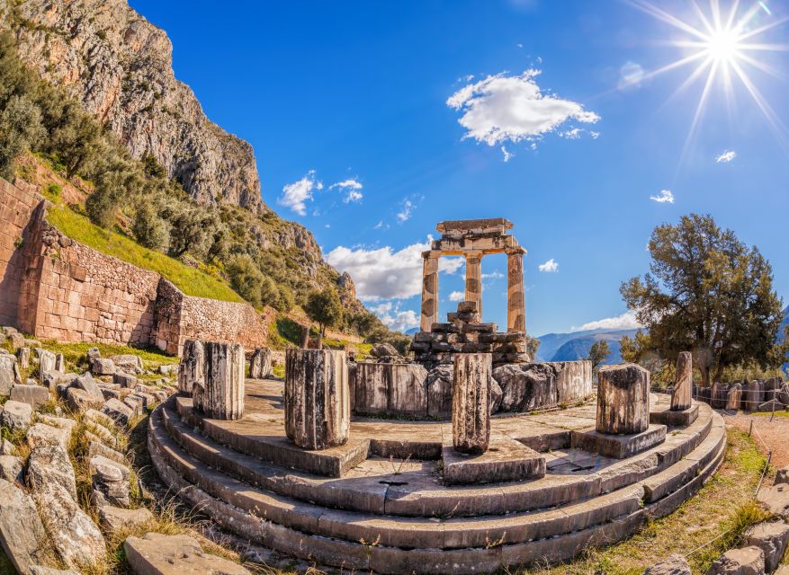 From Athens: Delphi Full Day V.R. Audio Guided Tour - Arachova photo stop: short time, good payoff