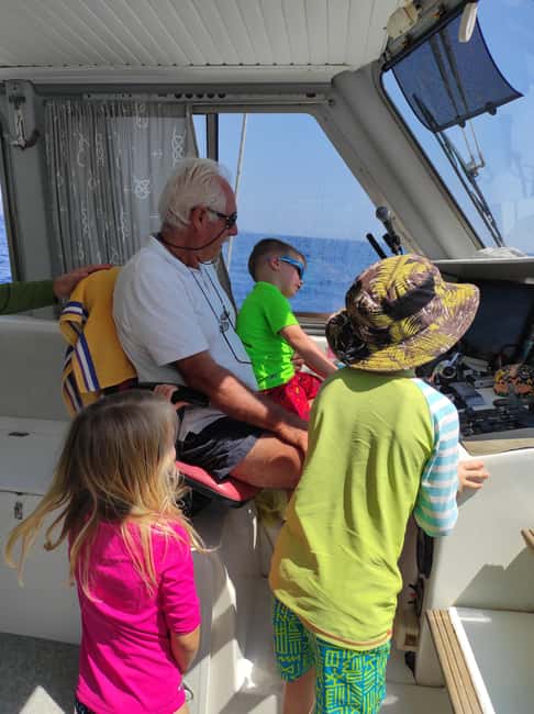 Hydra, Greece: Tour of the island by boat - Angali and Tsigri Cave: Photo Time With a Story