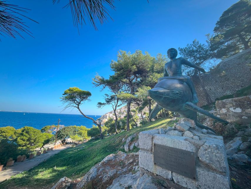 Hydra Island Private tour from Athens with your own guide - Entering Hydra town the right way: the car-free streets and the local pacing