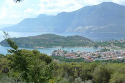 Mycenae Nafplion: one day Spanish guided tour - Corinth Canal: a fast stop with a big geography lesson
