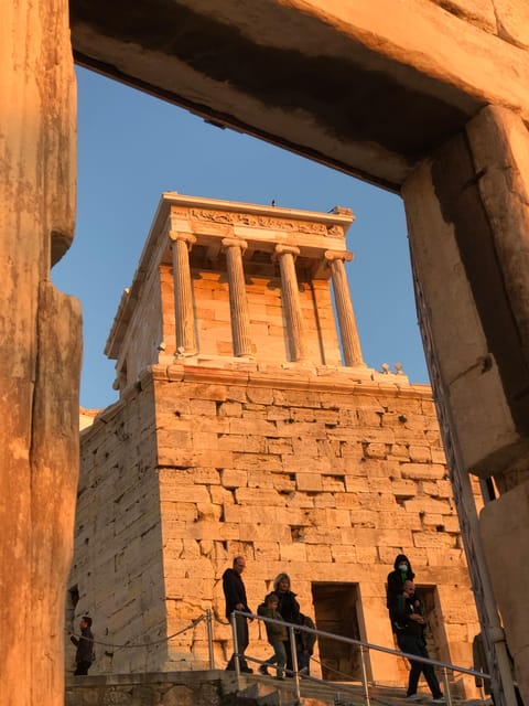 Parthenon & Acropolis Guided Tour in Spanish -Option Tickets - Entering the Acropolis the smart way: early start and the Spanish advantage