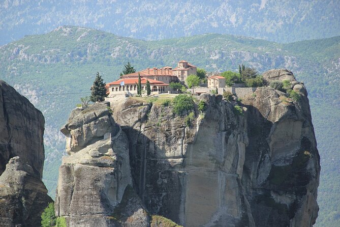 Private Tour to Monasteries of Meteora & Thermopylae from Athens - Price and value: what $411.95 per person really covers