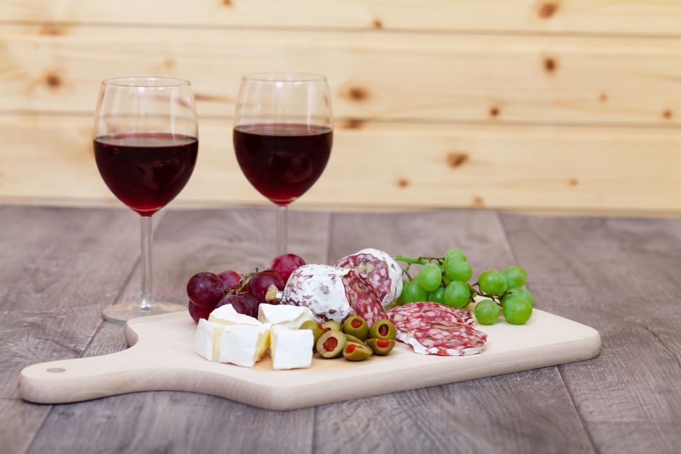 Private Wine Tasting Experience in Athens - The Start: Outside Acropolis Metro Station (Makrigianni Str.)