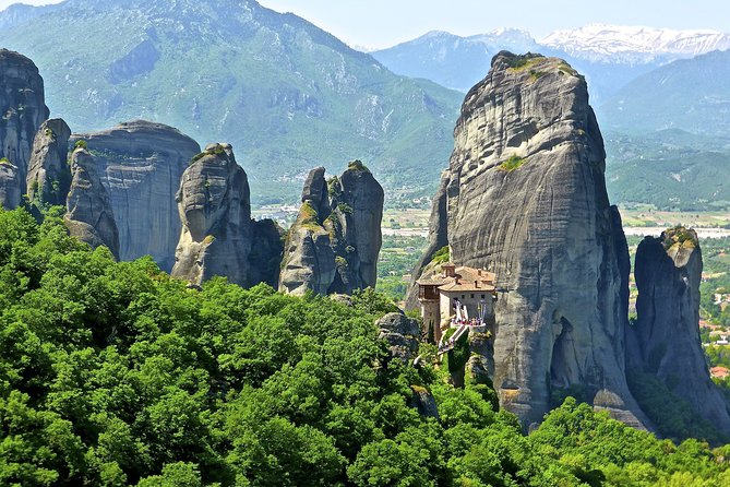 The Best of 12-Day Tour, Athens, Delphi-Meteora, Santorini, Crete - Santorini: ferry transfer, then villages, beaches, and the Oia showdown