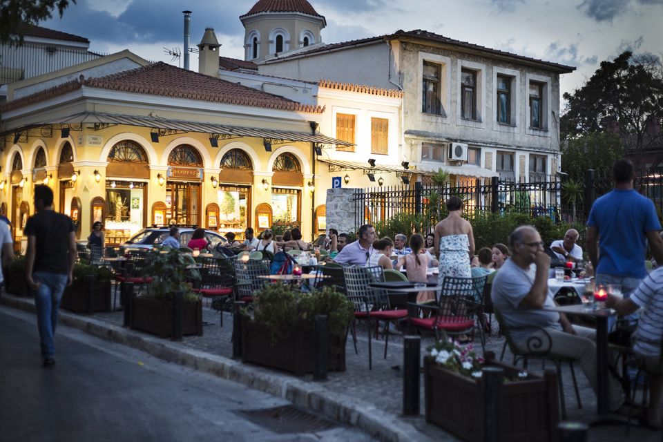 Twilight Athens Tour inc. rooftops, tastings & 3 drinks - Meeting at Syntagma: starting easy, ending useful