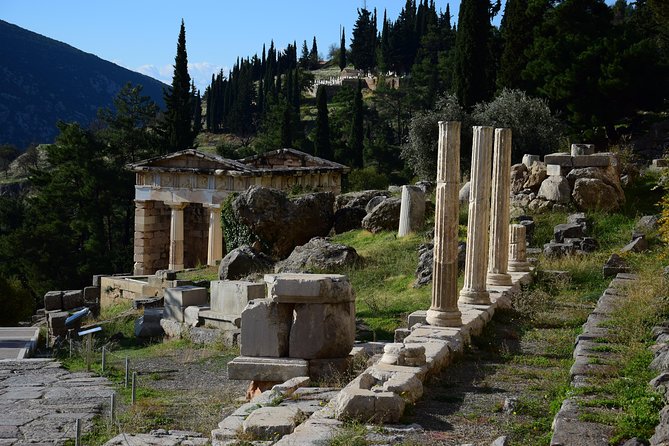 Two day trip from Athens to Delphi and Meteora - Food and breaks: how the trip handles lunch without pretending it’s free